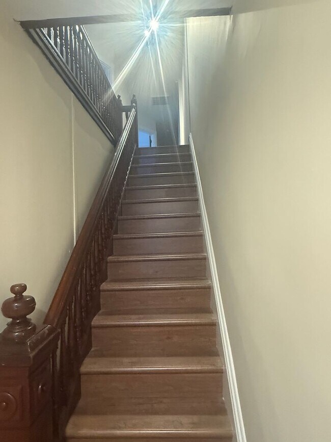 Building Photo - 36 W Pomfret St