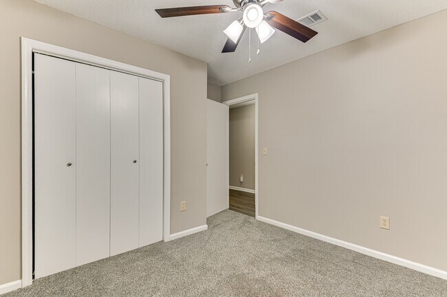 Building Photo - 2960 Glenn Hills Dr