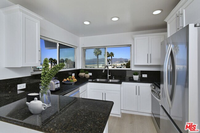 Building Photo - 1649 Appian Way