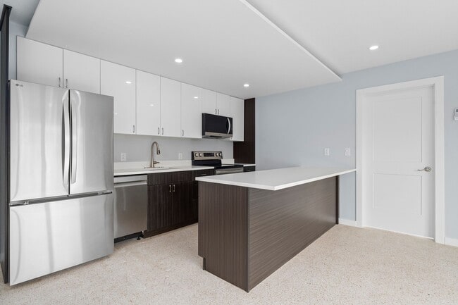 Building Photo - 3220 NE 7th Pl