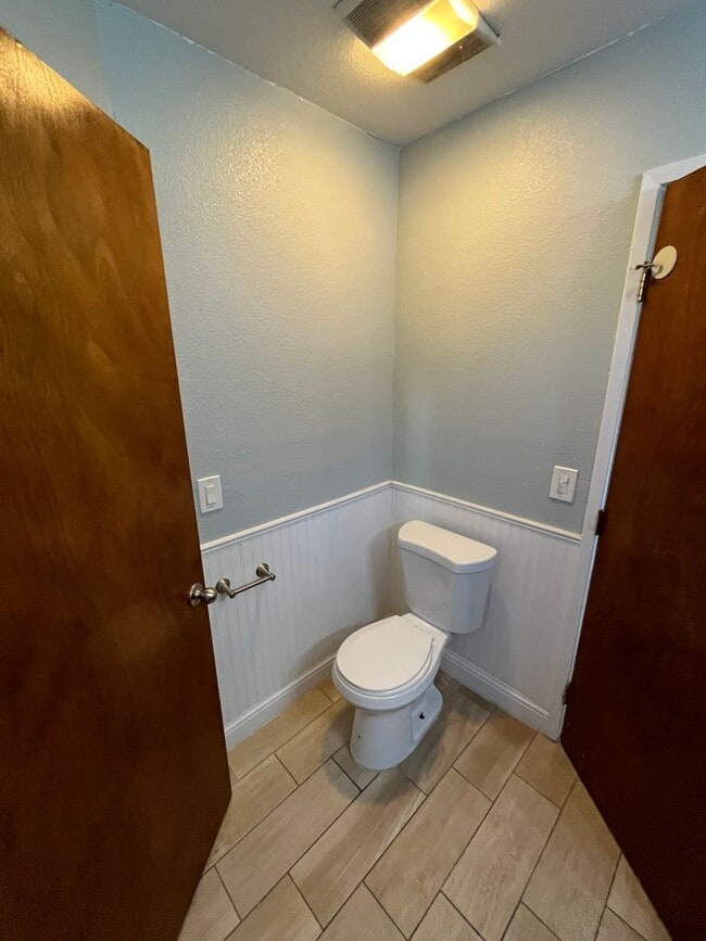 Building Photo - SW Visalia Home coming soon!!