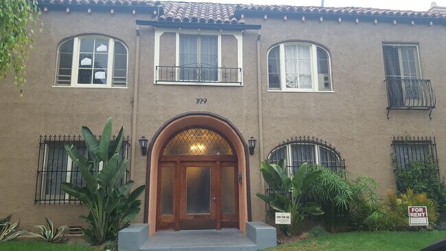 Building Photo - 329 S Cloverdale Ave
