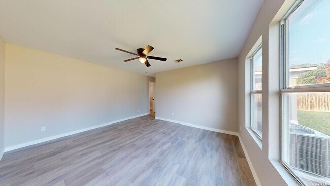 Building Photo - 145 S Willow Way