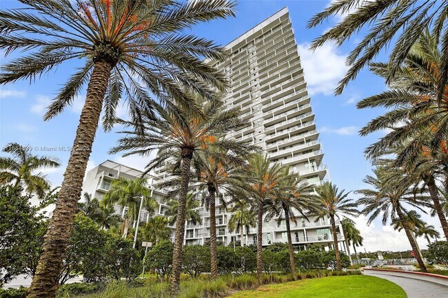 Building Photo - 2000 Metropica Wy