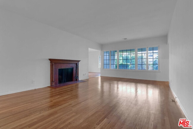 Building Photo - 152 S Kilkea Dr