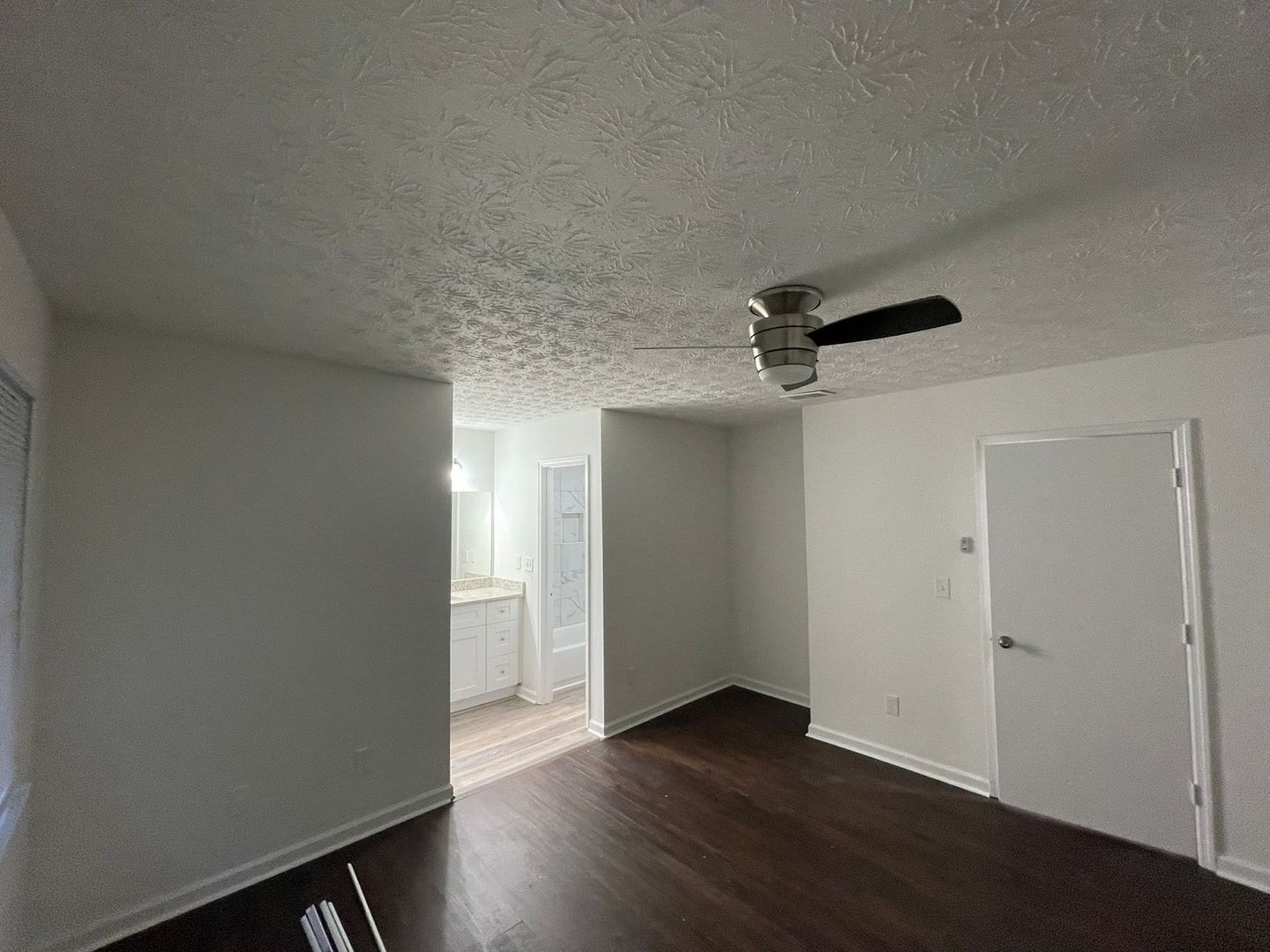 Building Photo - 5963 Thomas Ct