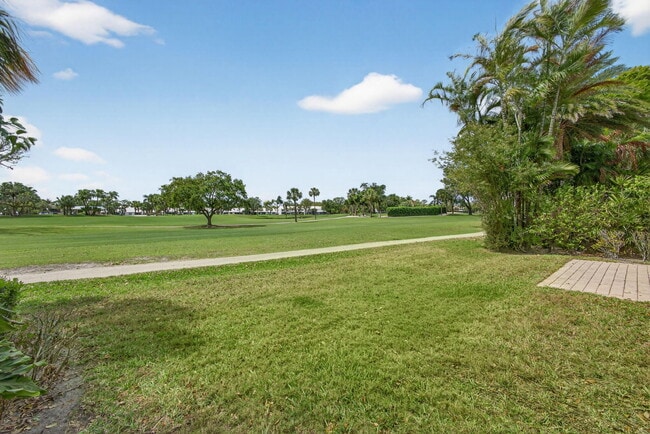 Building Photo - 18221 SE Fairview Cir