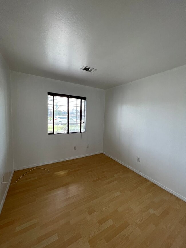 Building Photo - 1516 Hadar Rd