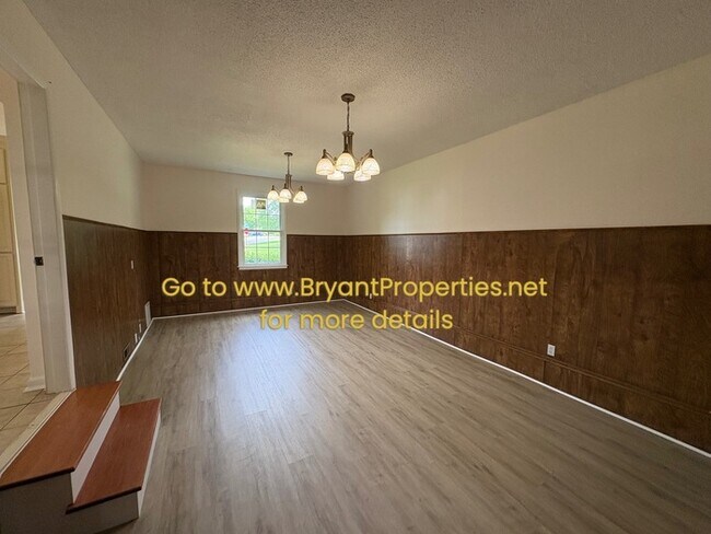 Building Photo - Single Family