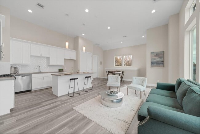 Building Photo - 2504 W Tidwell Rd