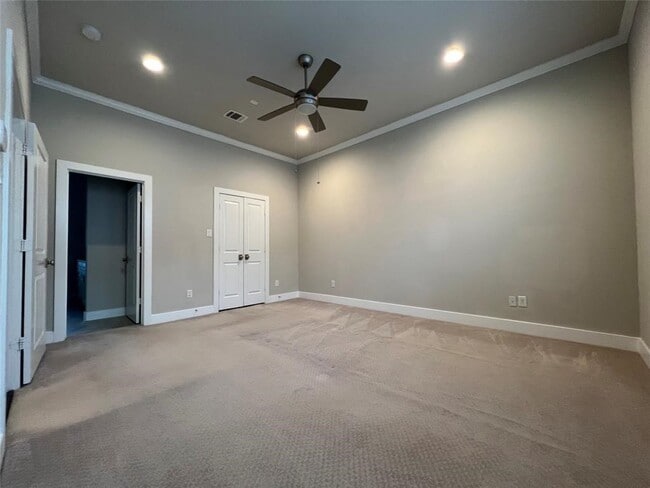 Building Photo - 5623 Kansas St