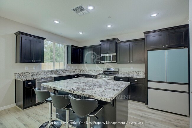 Building Photo - Brand new-4 bedroom, loft, 3 bathroom - Li...