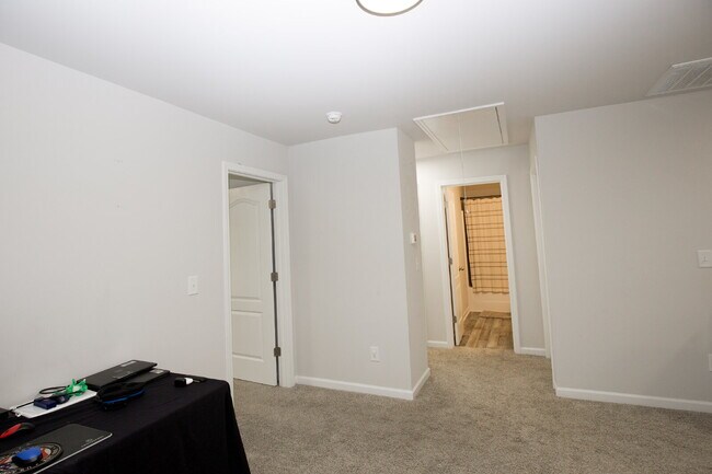 Building Photo - "Charming 3-Bed Oasis with 2.5 Baths on Century Lane, Cameron – Spacious 1744 sq. ft. Retreat!"