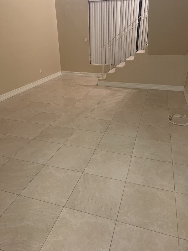 Living Dining Room Area - 10901 N Kendall Dr