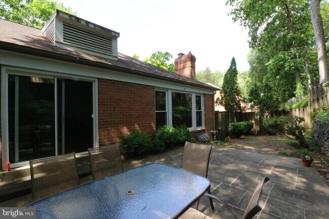 Building Photo - 6703 Rannoch Rd