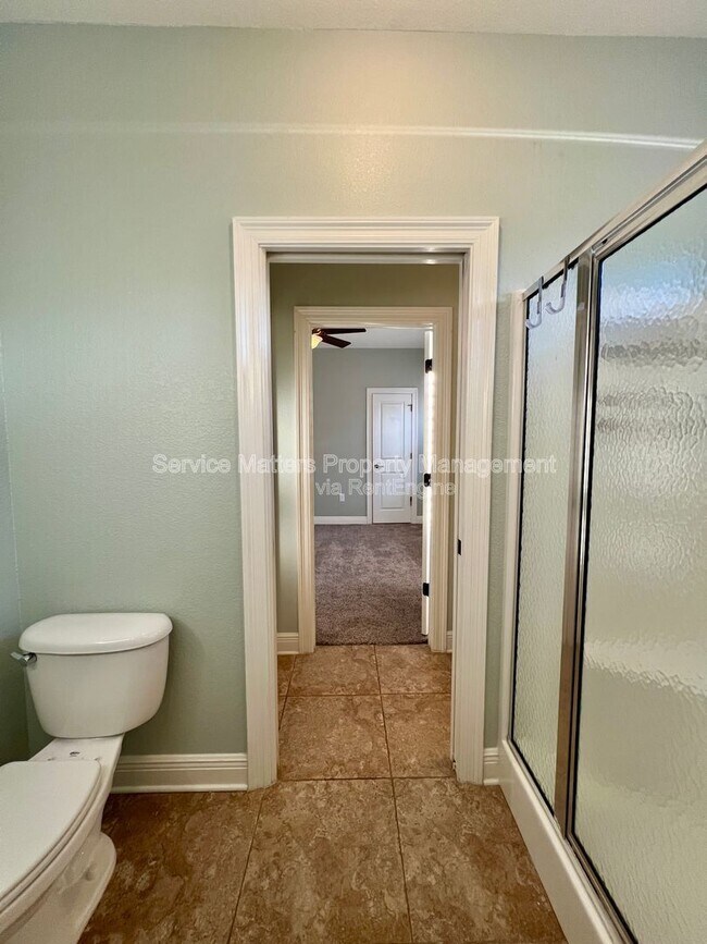 Building Photo - 2926 Greystone Dr