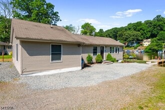 Building Photo - 18 W River Styx Rd