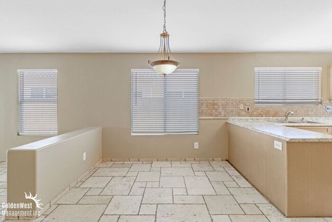 Building Photo - Charming 3 Bdm 2Ba Single-Story Home in Gl...