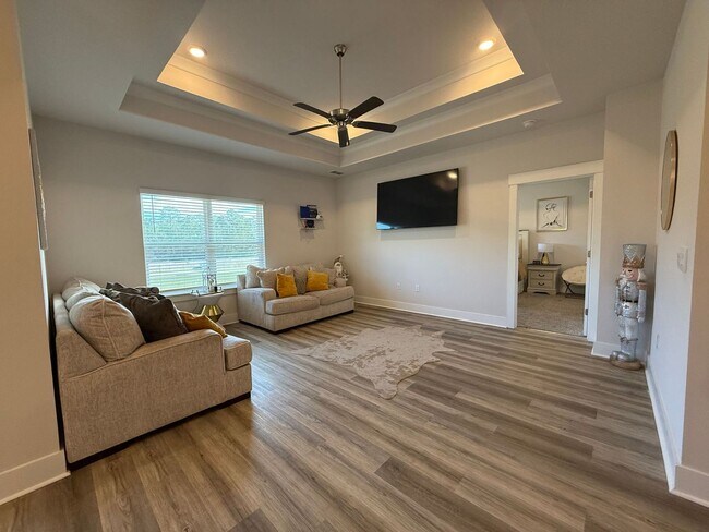 Building Photo - Pensacola - Kaheeley Ridge - 4 bedroom, 3 bathroom