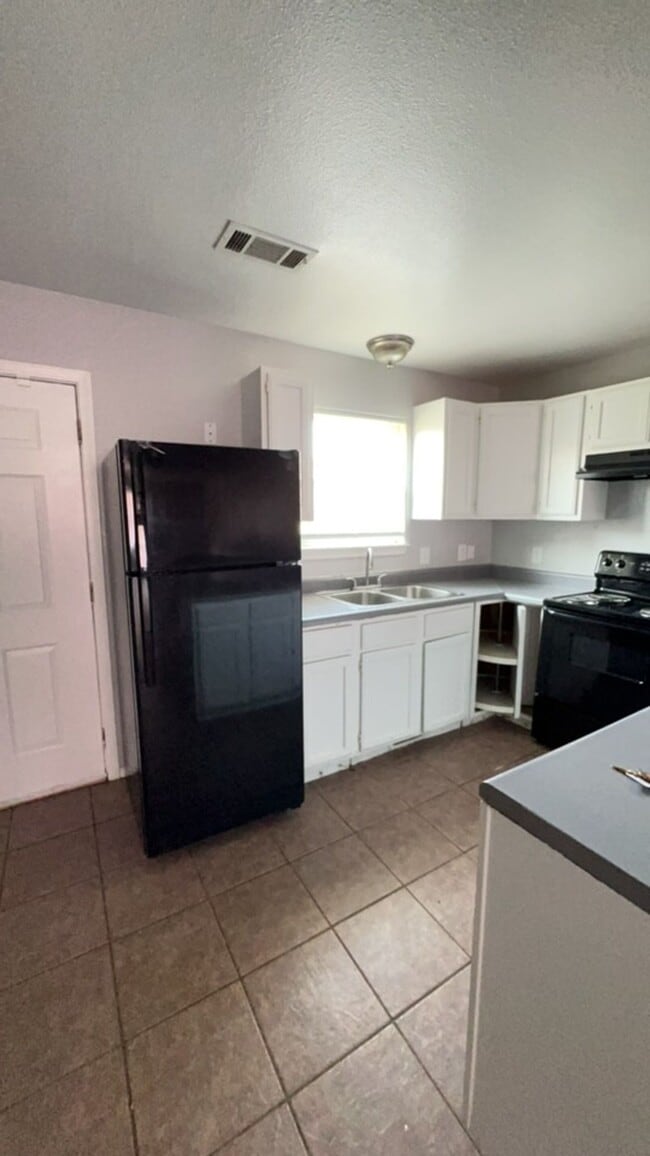 Building Photo - C&W Cheema Village