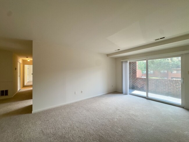 Building Photo - Charming 2 Bedroom/2 Bathroom Apartment in Perry Hall, MD!