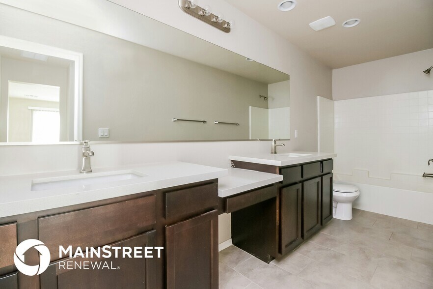 Building Photo - 2000 N 36th St