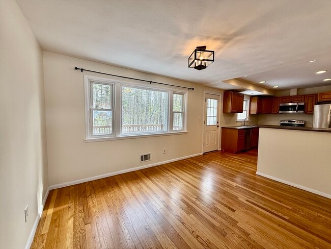 Building Photo - 27 Ledgewood Rd