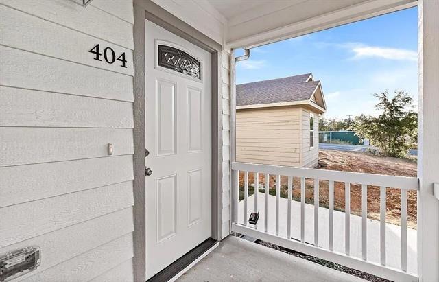 Building Photo - 406 E Elm St