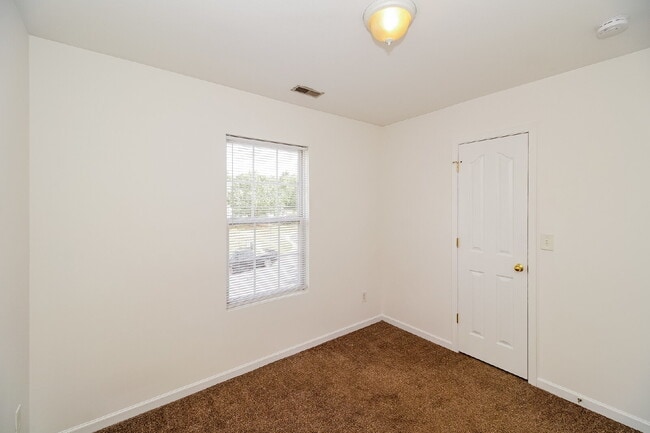 Building Photo - 734 Aberdeen Glen Pl