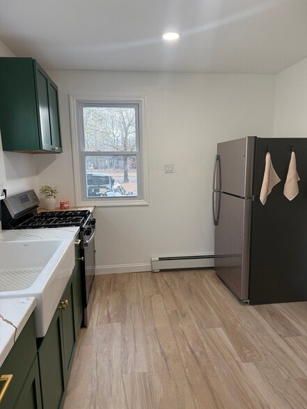 Kitchen - 410 E Point Pleasant Ave