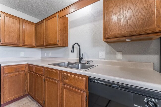 Building Photo - 3501 SW Landau Ct