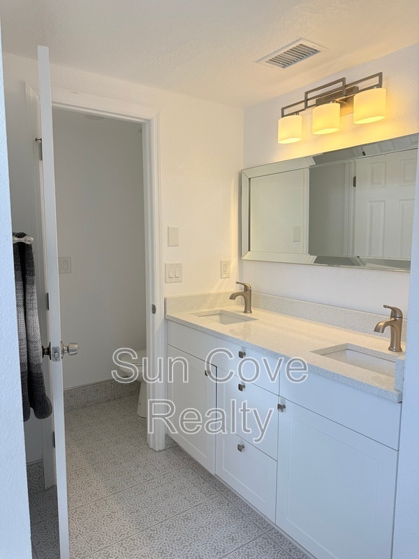 Building Photo - 13854 77th Ave