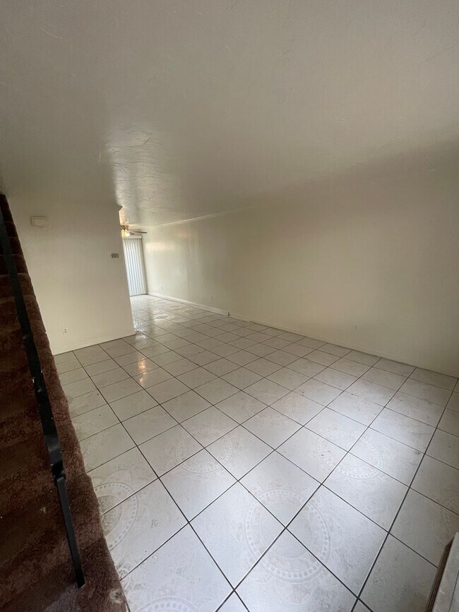 Building Photo - 2-bedroom, 1.5-bath townhouse in El Cajon