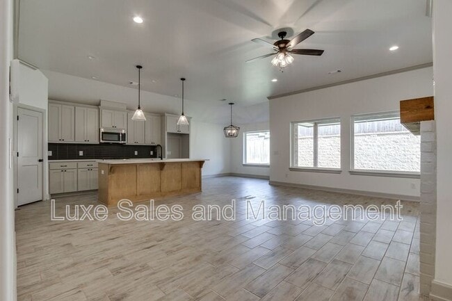 Building Photo - 6133 Frankie Lynn Ln