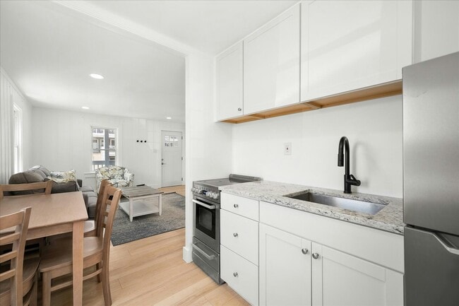 Building Photo - 11 43rd St