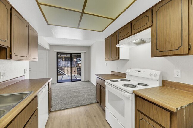 Building Photo - Cute 2 bedroom condo