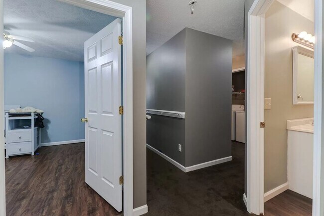 Building Photo - 1622 Iowa St