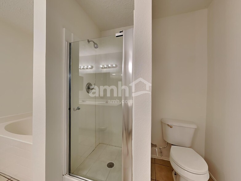 Building Photo - 4105 Hunters Creek Dr