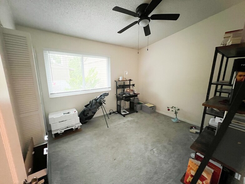 2nd bedroom - 7623 Baymeadows Cir W