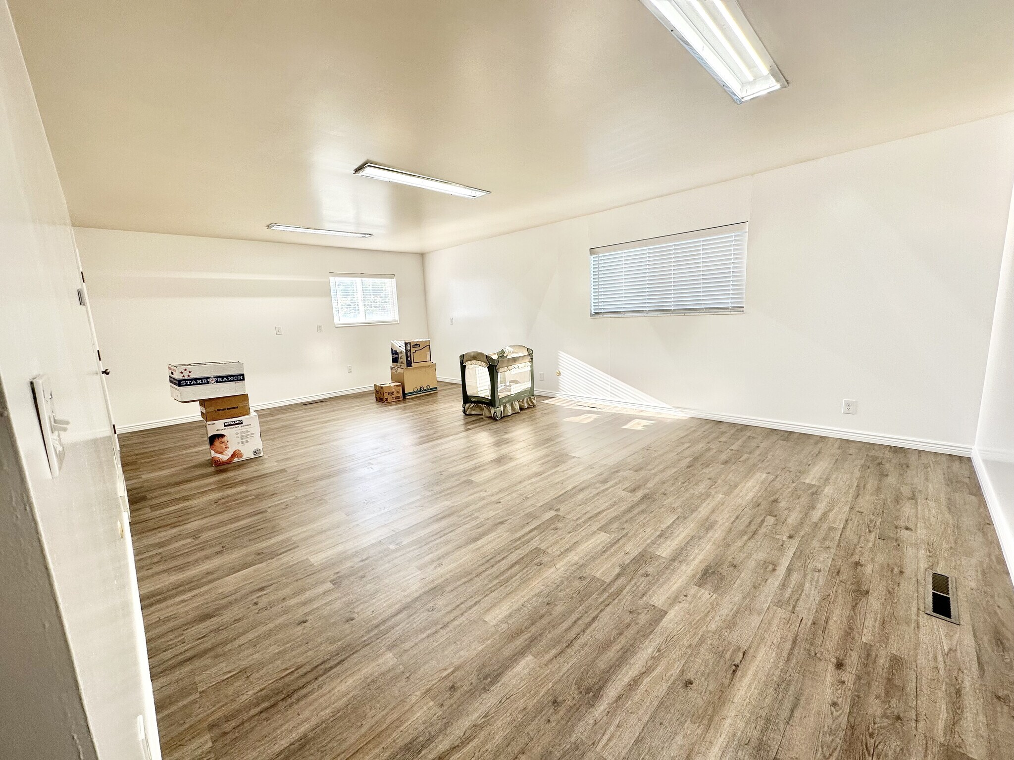 Building Photo - 1112 E 1900 N