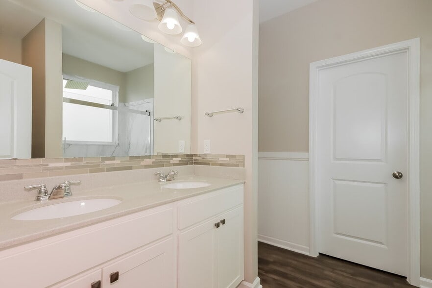 Building Photo - 1326 Aurora Ct