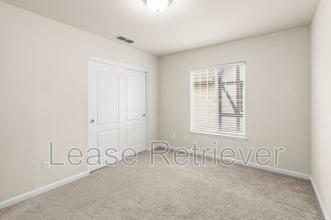 Building Photo - 223 W Prosperidad Way