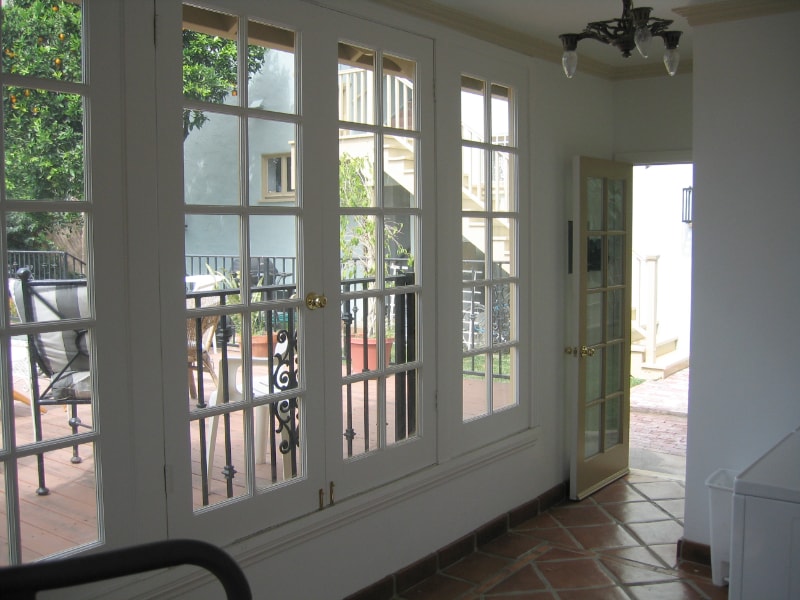 Building Photo - 415 N Sycamore Ave