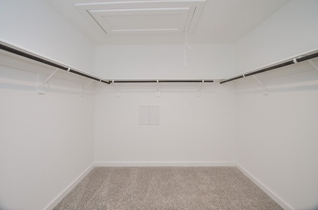 Building Photo - 7831 Sanremo Dr