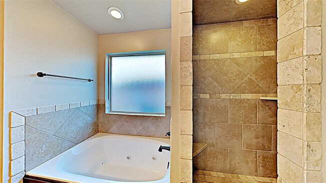 Building Photo - 13532 Gentry Dr