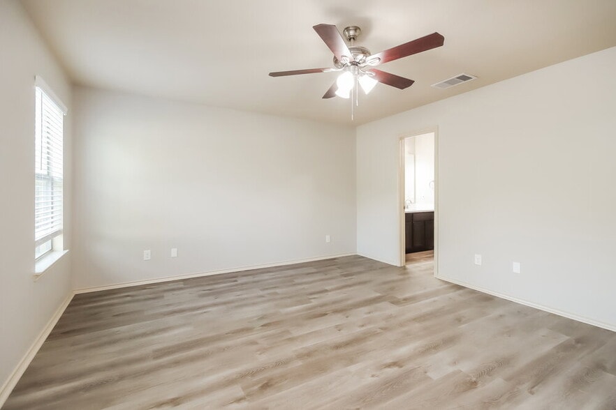 Building Photo - 20207 Louetta Reach Dr