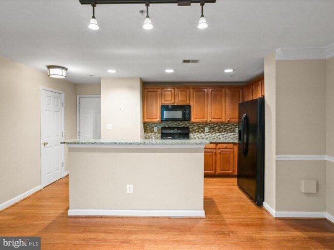 Building Photo - 12458 Liberty Bridge Rd