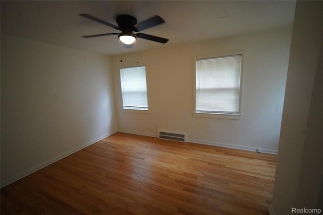 Building Photo - 16145 Baylis St