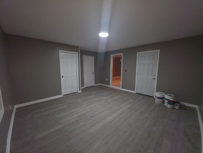 Building Photo - Spacious 3-Bedroom, 2-Bath House – Unfurnished