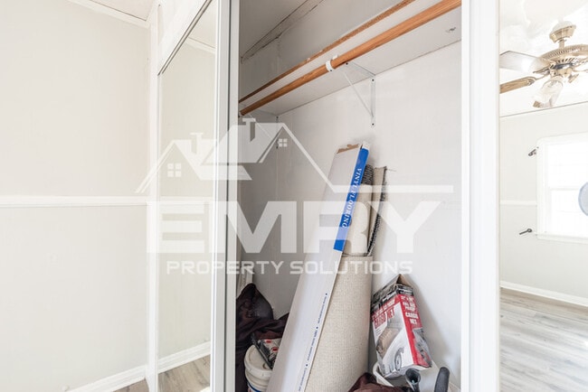 Building Photo - MOVE IN READY 2 BEDROOM 1 BATHROOM HOME IN LYNWOOD CA 90262